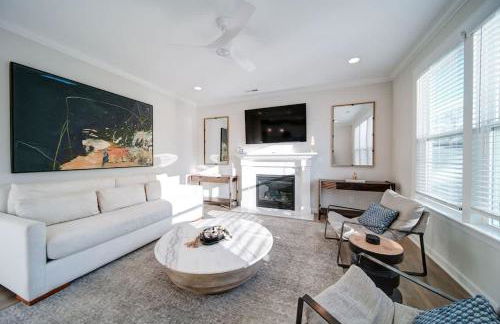 Luxury 4BR Escape - Premium Modern Comfort - Foto 1