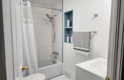 Rustic Catskills Cabin with Hot Tub and Mountain Views - Foto 21