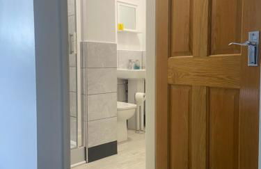 BeRo Bungalow with a hot tub & a large garden! - Foto 14