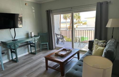 Welcome to Sandpiper Beachfront Condo Cozy 1-bed in JAX Beach, perfect for couples! Pet-friendly! - Foto 7