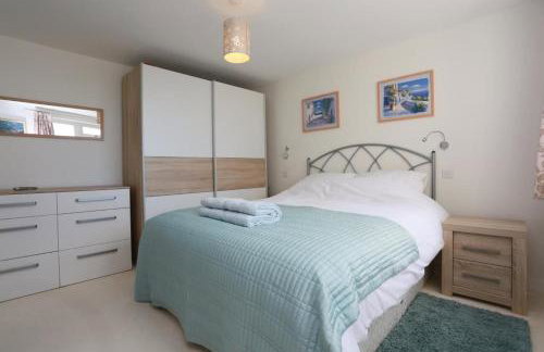LATITUDE WEST by BOURNECOAST - An Impressive Holiday Apartment with FANTASTIC SEA VIEWS, a Balcony and Parking - FM6180 - Foto 18