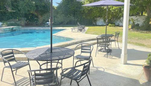 Beautiful 4BD and 3BA Pool Jacuzzi Vacation Home - Foto 4