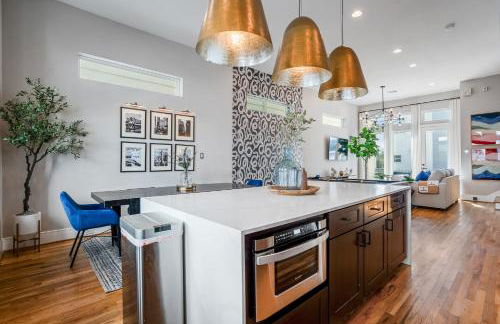 Luxury Downtown Getaway with Breathtaking Views - Foto 25