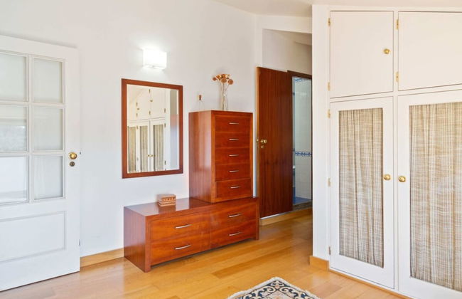 Lovely 2 Bedroom Duplex Apt w Terrace in Cascais - Photo 4