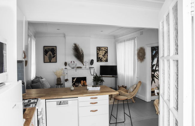 Beach Cottage in Bondi - Photo 8