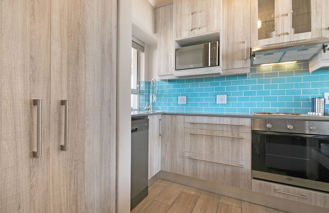 Sea Spray B404 by HostAgents - Photo 4