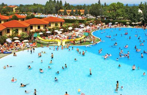 Camping Bella Italia Apartments Verbena - Lake Garda 22081 - Photo 9