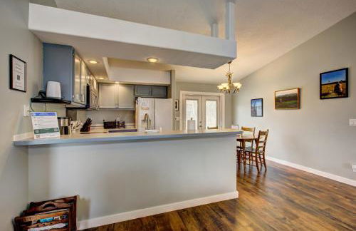 Hello Dolly! 3 beds, 2 bath, 2 TV's, Fireplace, Quiet Neighborhood in Star, ID minutes from walking trails and river views - Foto 7