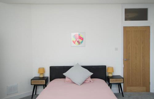 Beautiful large 3-bed coastal flat with parking. - Foto 39