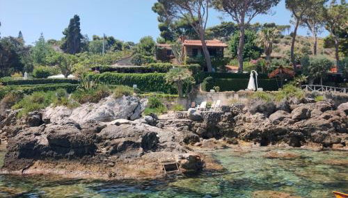 Alle due Torri, villa sulla roccia a picco sul mare - Foto 2