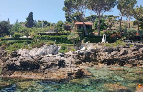 Alle due Torri, villa sulla roccia a picco sul mare - Foto 2
