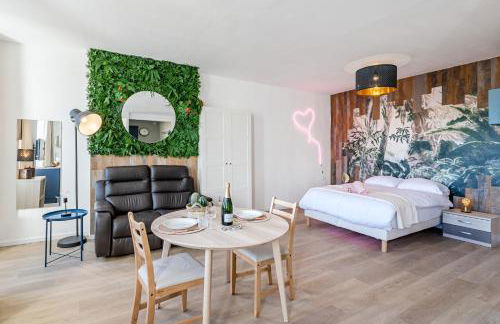 Aurora Lov'Room Proche de Saint Charles - Foto 3