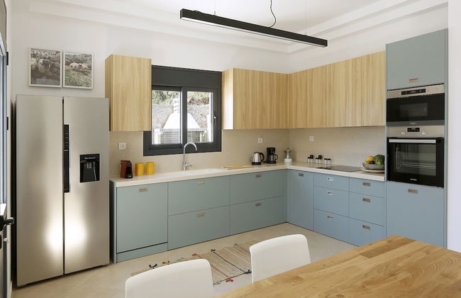 Aires Villa - Photo 12