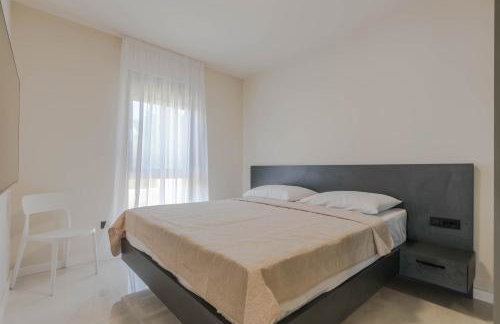 Panoramica apartment w balcony and swimming pool - Foto 24