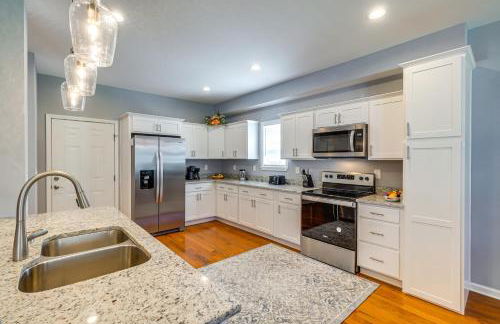 Louisville Retreat with Deck about 11 Mi to Downtown! - Foto 3