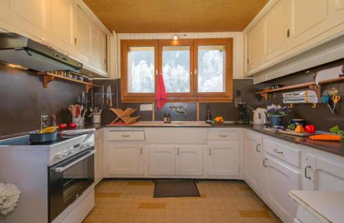 MontBlanc Alpine Ski & Sauna Retreat - Happy Rentals - Photo 16