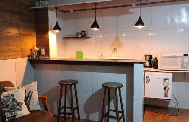 Hospedagem Doce Lar - Casa Azaleia - Foto 1