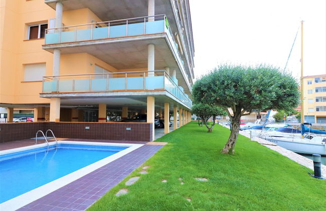 Apartment With Scenic View - Photo 32