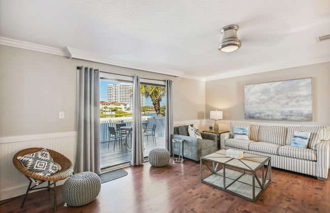 Southbay 55 is 2 Bedroom on the lake with short walk to beach by RedAwning - Foto 1