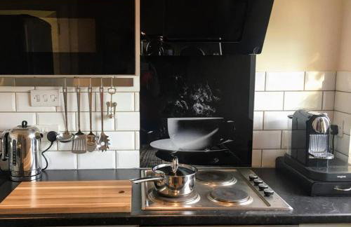 Luxurious Luton town center flat with free parking - Foto 5