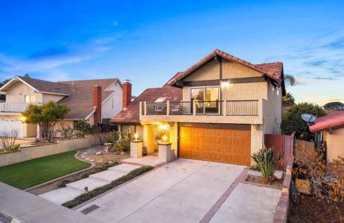 Mira Mesa Family Retreat 4BR with Balcony and Firepit - Photo 42