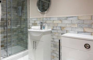 The Slipway Cabins with Hottub - Foto 60