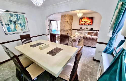 Indoor Heated Pool - Large Family Home - Sleeps 12 - Near Bournemouth Beach - Photo 70