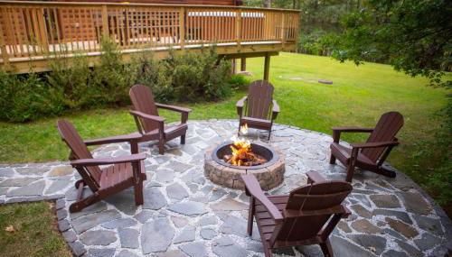 Poconos True Log Cabin with Sauna, Movie Theather, Hot Tub & Fire Pit! - Photo 4