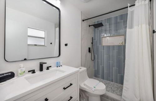 Downtown Home with Basketball, Firepit and Just 20 Miles to Disney - Foto 13