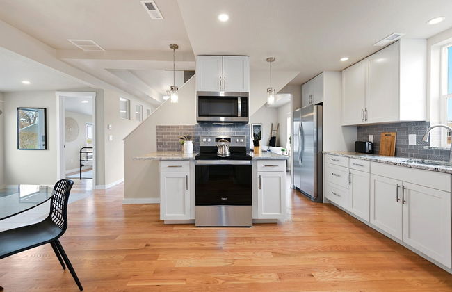 Bright and Stylish Home Great Central Location! - Foto 9