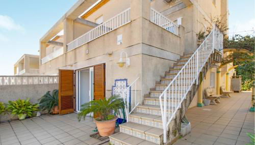 Beautiful Apartment In Oliva With Wifi - Photo 1