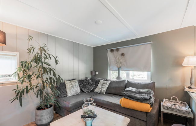 Lovely Wooden Chalet With Garden in Reutum - Photo 11