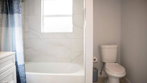 Patio I Firepit I 65 TV w/ Netflix I 472mbps I WD - Foto 4