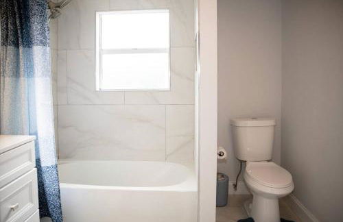 Patio I Firepit I 65 TV w/ Netflix I 472mbps I WD - Foto 4