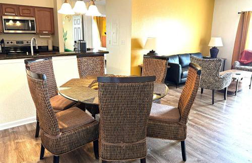 Lion King-themed condo near Disney, Sea World, Universal and OCCC with pool, spa, restaurants, shuttle, private balcony, and the BEST view of fireworks shows - Foto 54