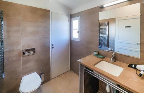 Awesome Home In Saint-Laurent-De-La-Ca - Foto 25
