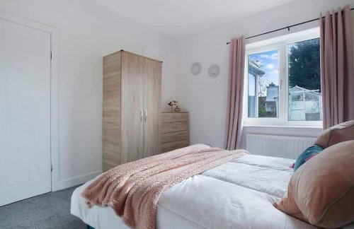 Spacious Living Room & Modern Comforts, Sleeps 4 - Foto 28