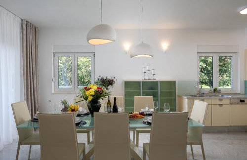 Luxury Villa Lovric with private heated pool, Jacuzzi, Sauna and private tavern - Foto 37