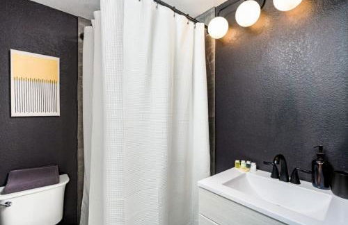 Artist Getaway In Downtown Westminster - Foto 32