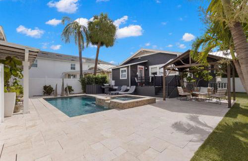 SoHo Serenity - Amazing Home with Private Pool & Hot Tub, SoHo District - Foto 86