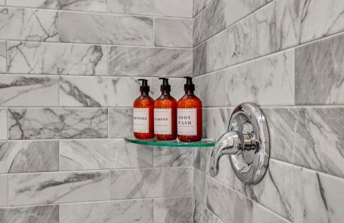 A Timeless Victorian Home with Period Charm! - Foto 25