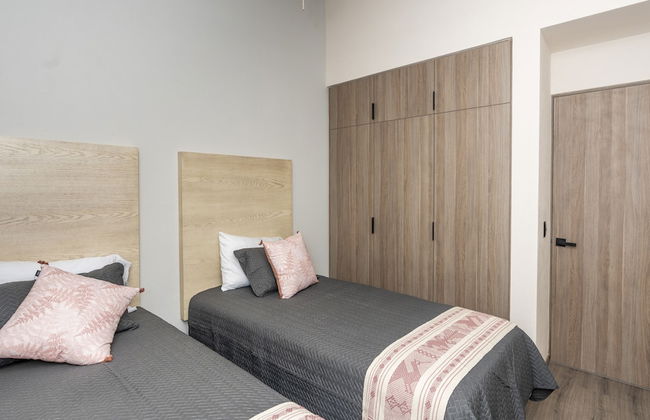 4BR Oasis with Pool & Gym at Nueva Escondida - Foto 9