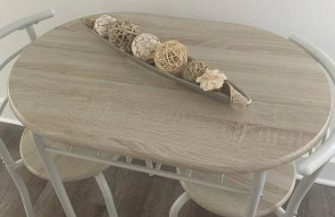 Sleeps 3, Cozy, Boho Style, in the heart of Miami -free parking - Foto 3