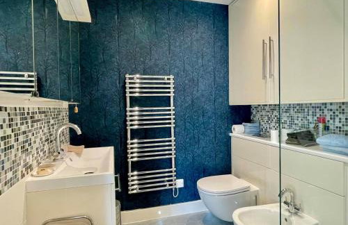 Farnham Haven: Unique Home with Courtyard - Photo 12