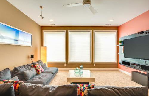 Modern Retreat with River View in Roswell! - Foto 7