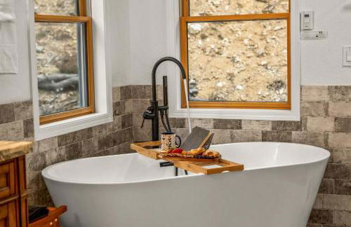 Luxury Mountain Views, hot tub, peaceful retreat - Foto 70