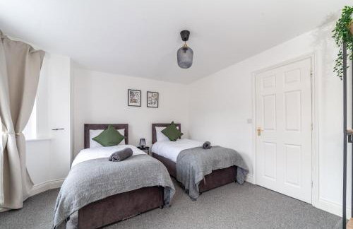 Arte Stays Serviced Houses Stratford - 3 Bedrooms 2 Bathrooms Houses London, Stratford, Maryland, Free Parking, Garden, Weekly or Monthly Stays - up to 8 guests - Foto 71