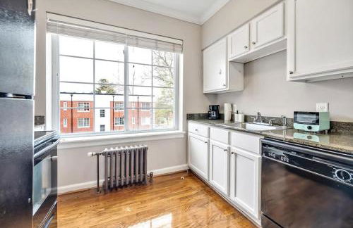 3rd Floor 2BD near DPAC, Duke, and Hospital - Foto 6