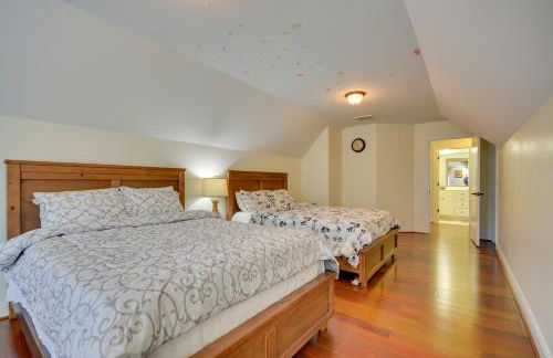 High Point Vacation Rental with Private Deck! - Photo 24