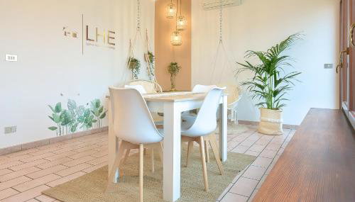 LHE Central View Boutique - Photo 2